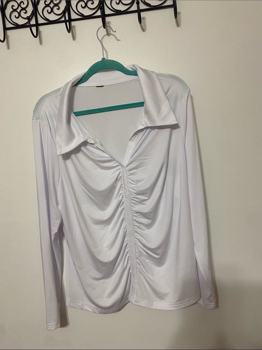 White gathered blouse with stretch